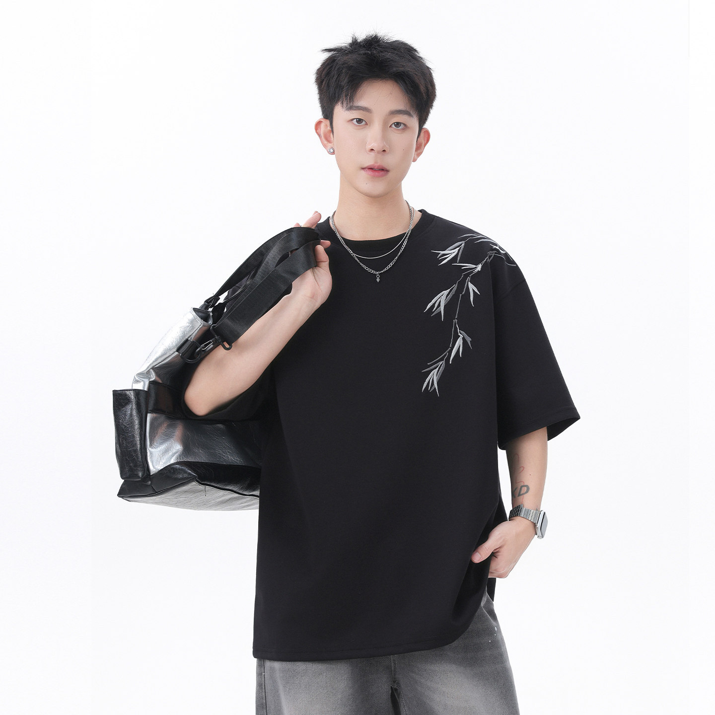 2026 New Chinese-style summer thin short-sleeved men's T-shirt with embroidery, loose and casual half-sleeved men's round-neck top Specification image