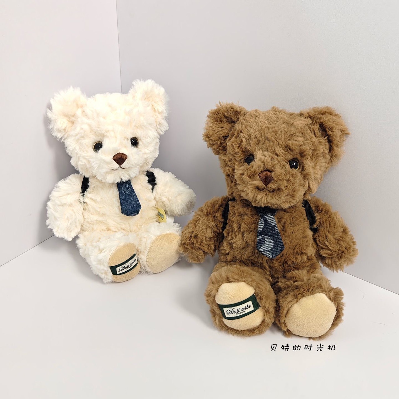 泰迪熊可爱经典领带牛仔背包三色熊萌趣生日礼物毛绒陪伴玩偶批发