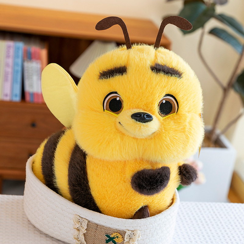 Cartoon big-eyed little bee plush toys, children's soothing dolls, birthday gifts, event props, home decorations Application Scenario