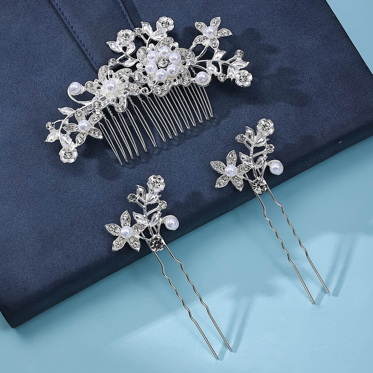 Wholesale of Amazon's best-selling European and American popular bridal hair combs, floral rhinestones, pearl combs, and fashionable alloy headwear