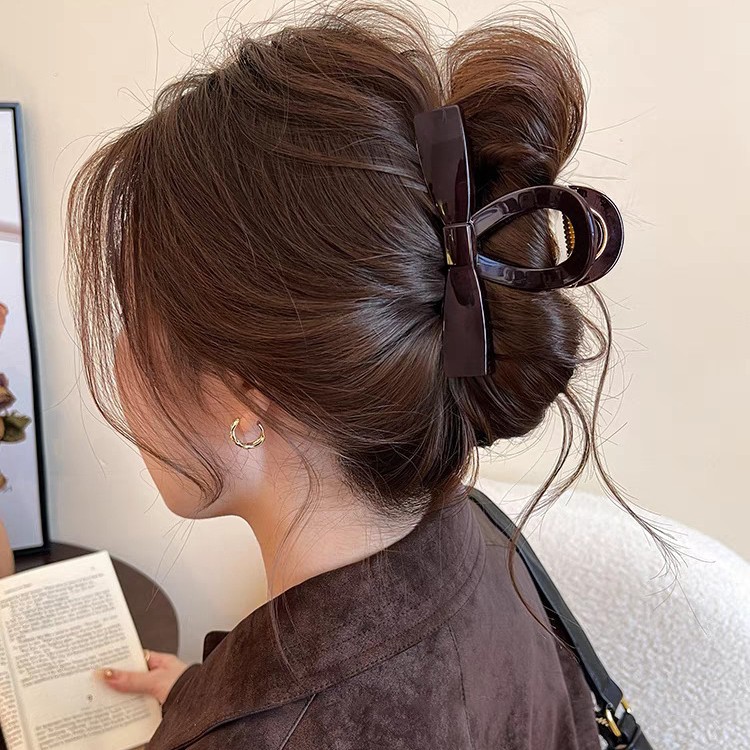 Simple bow clip women's large hair clip 2024 new style updo back of the head, high-end shark clip for autumn and winter Application Scenario