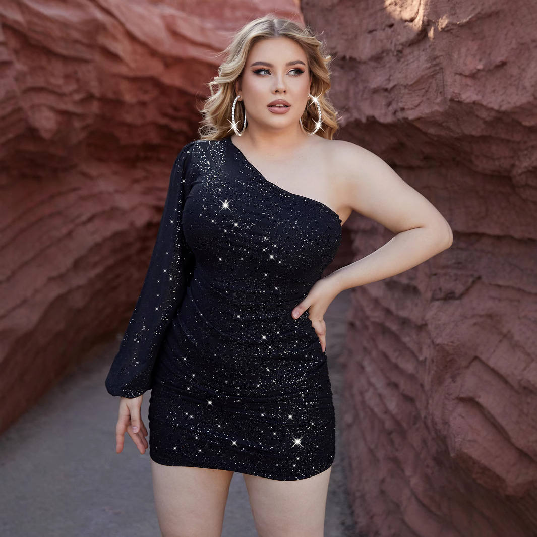 Amazon's best-selling large-sized black body-hugging dress with a European and American style, a single long-sleeved party dress for European and American women's clothing details Picture
