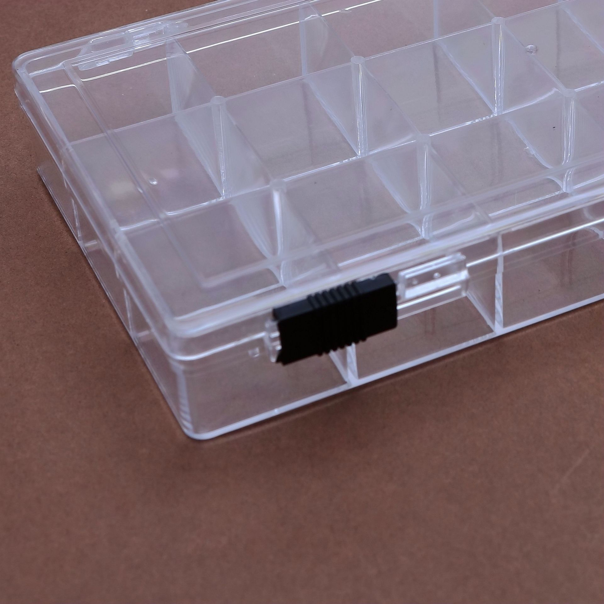 工厂直销PS环保长方形多格塑料盒18格固定翻盖透明收纳盒细节图