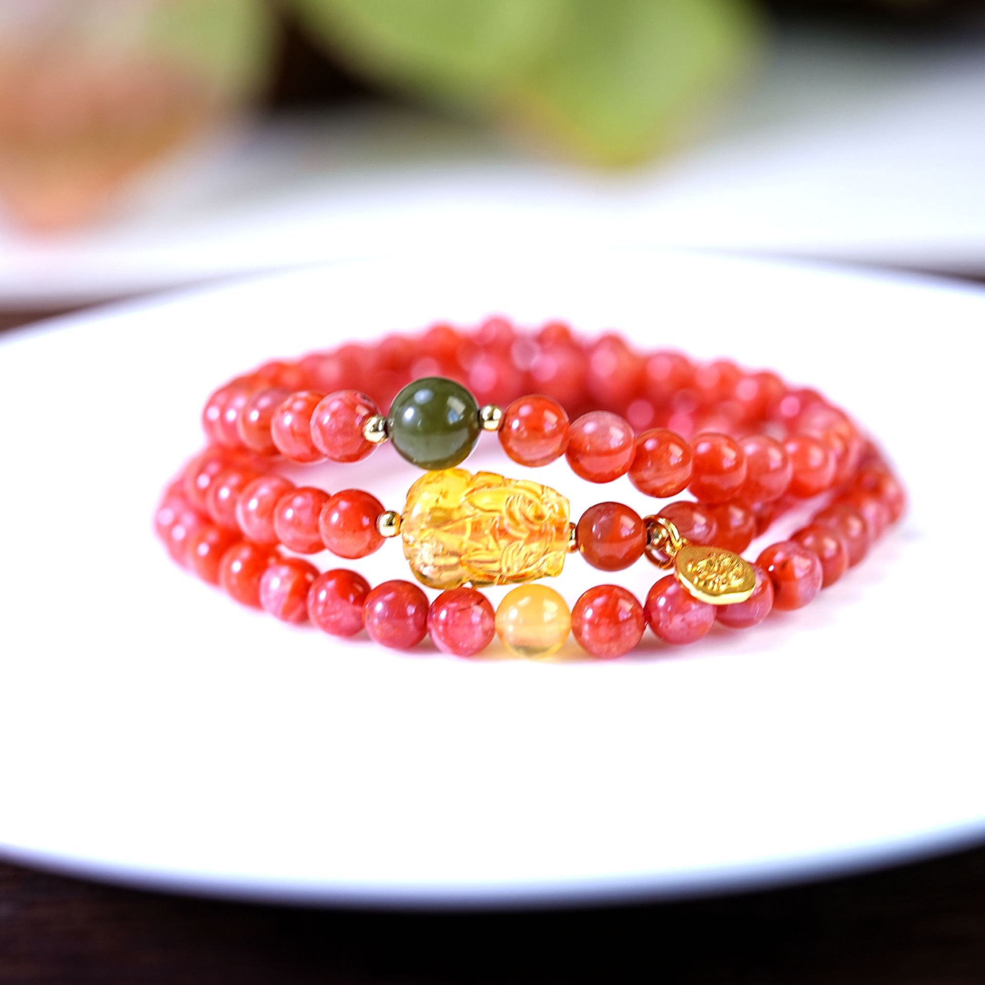 New Chinese-style natural Nan Hong agate beaded bracelet for women, retro, light luxury and fashionable amber bracelet accessory