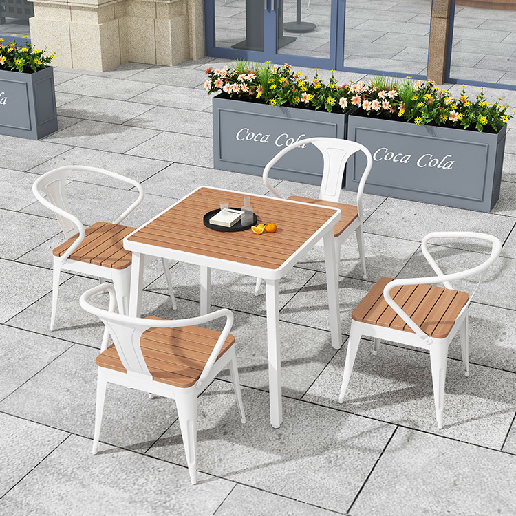 户外实木桌椅实物图
