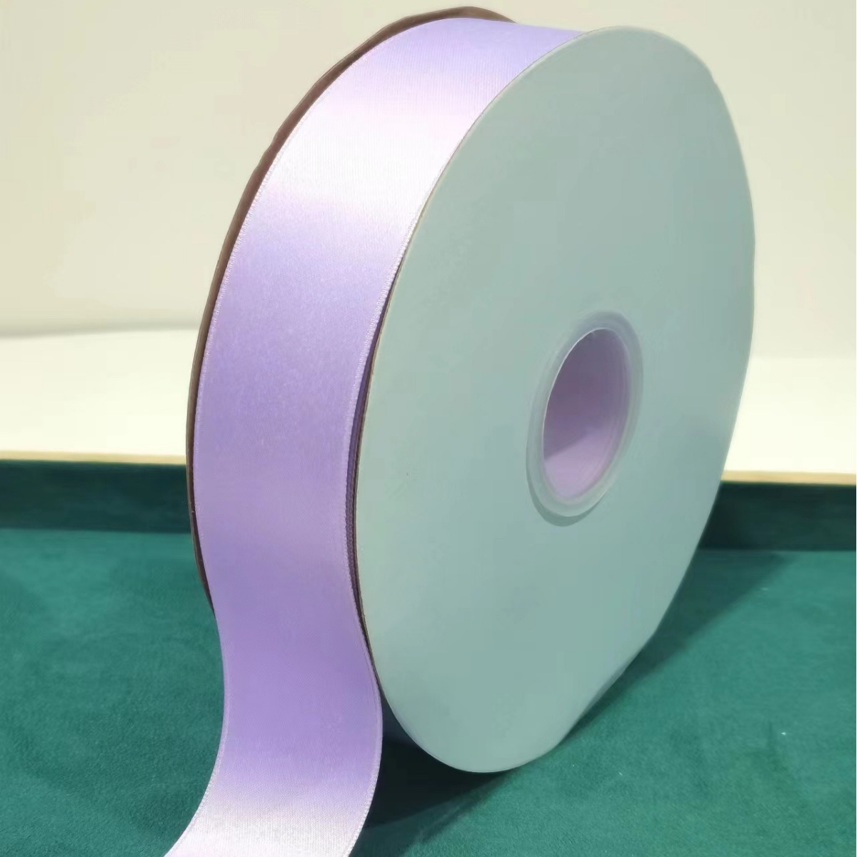 4cm double-sided encrypted ribbon, polyester-cotton ribbon, silk ribbon, DIY handmade bow, flower ribbon, cake gift box packaging Application Scenario