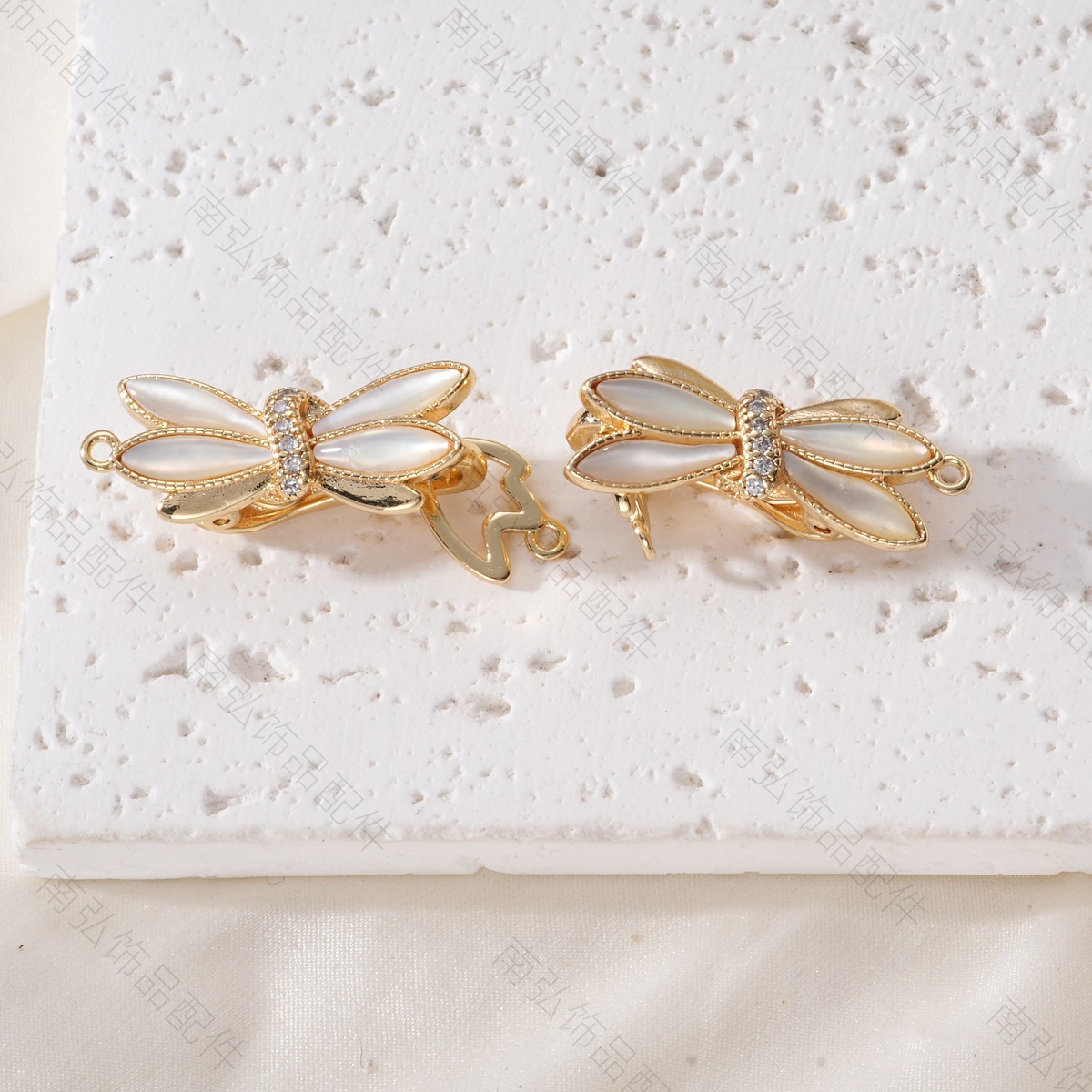 18k color-preserving copper plated with real gold and inlaid with white pearl, necklace buckle, dragonfly ot buckle, sweater chain, universal buckle, DIY accessory matching details Picture