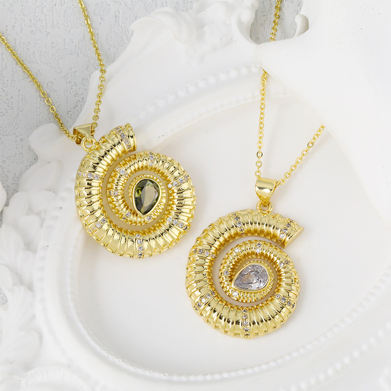 Wholesale of new cross-border European and American ocean beach oil-dripping conch vacation style pendant necklace accessories, versatile collarbone chain