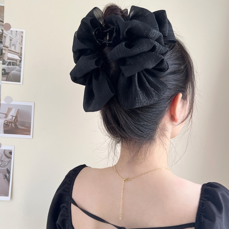 Korean bubble yarn grab clip women's cloud fabric shark clip Korean version versatile updo bow large grab clip wholesale details Picture
