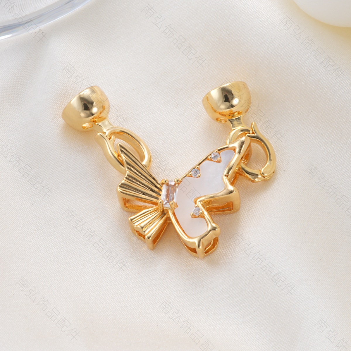 Copper-plated 18k high color retention, zirconium-inlaid white shell butterfly pearl necklace clasp, light luxury DIY jewelry accessory details Picture