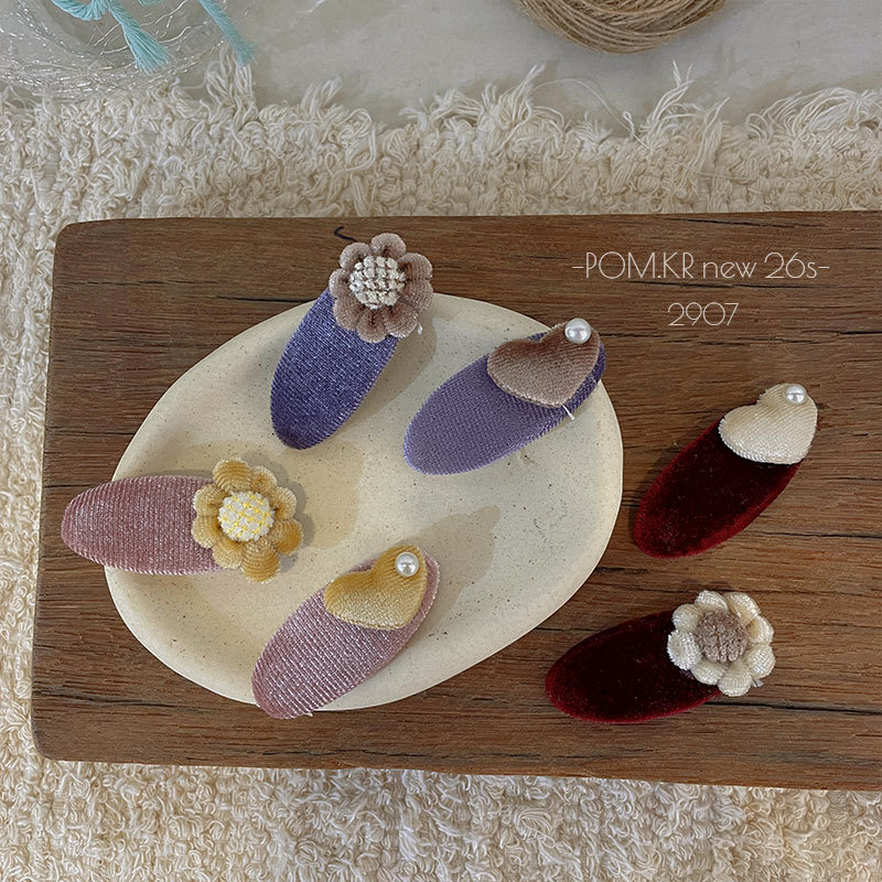 New Korean-style autumn and winter flower-shaped heart-shaped hair clips, oval-shaped handcrafted children's bye-bye clip pairs, sweet bangs clip hair accessory