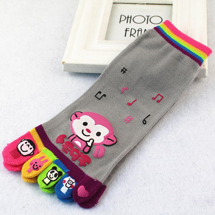 Autumn and winter gel toe-splitting socks, cute cartoon pattern five-toe socks, comfortable and breathable socks available in six colors for wholesale Item Picture