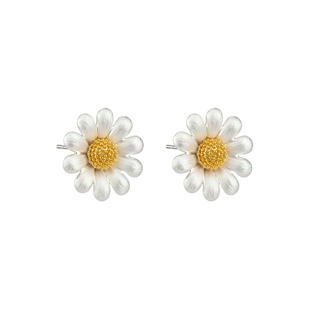 Fresh and girlish style silver Daisy ear studs, copper alloy two-color gold electroplated brushed three-dimensional exquisite flower earrings Item Picture