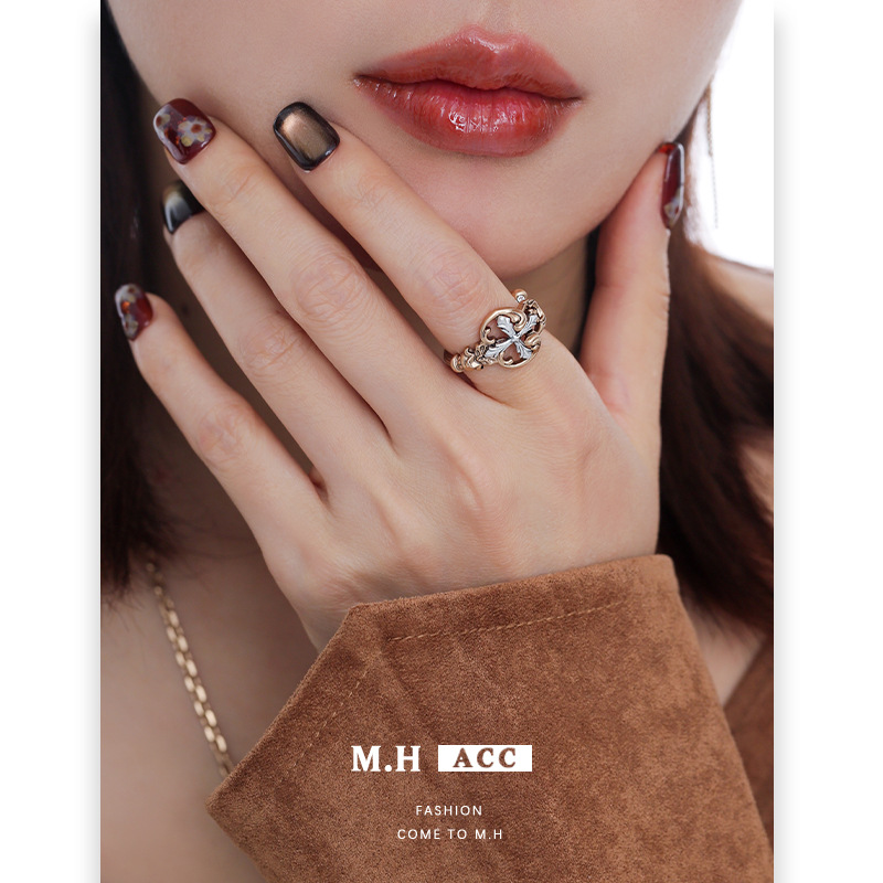 Iris key ring, a retro feminine charm, with a unique and original design sense, is an exquisite and versatile fashionable ring for the index finger Specification image