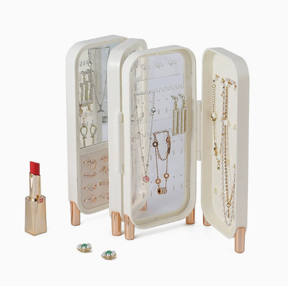 High-appearation-level folding jewelry storage box, large-capacity stud earrings, necklace, flocked ring, drop, portable accessory display stand Application Scenario