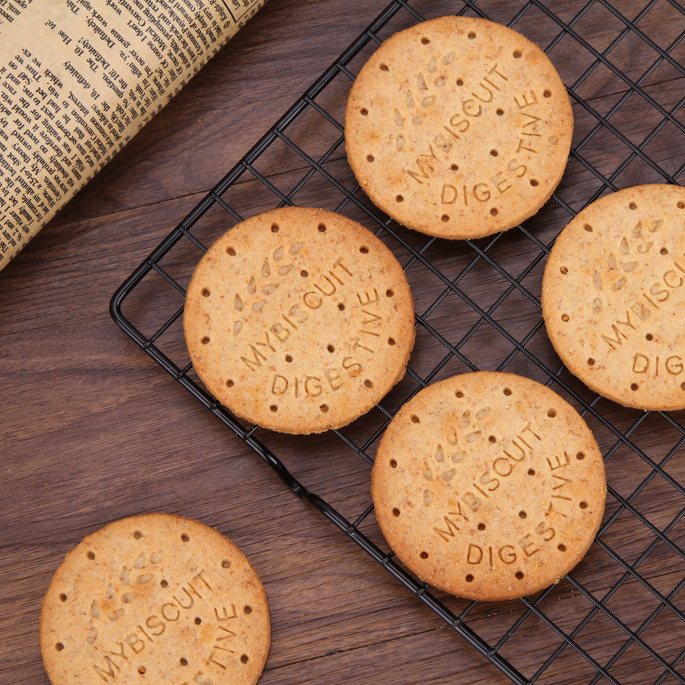 Malaysian imported Mabike whole wheat Biscuits 60g, a meal replacement and filling snack with grape malt and cocoa flavor Specification image