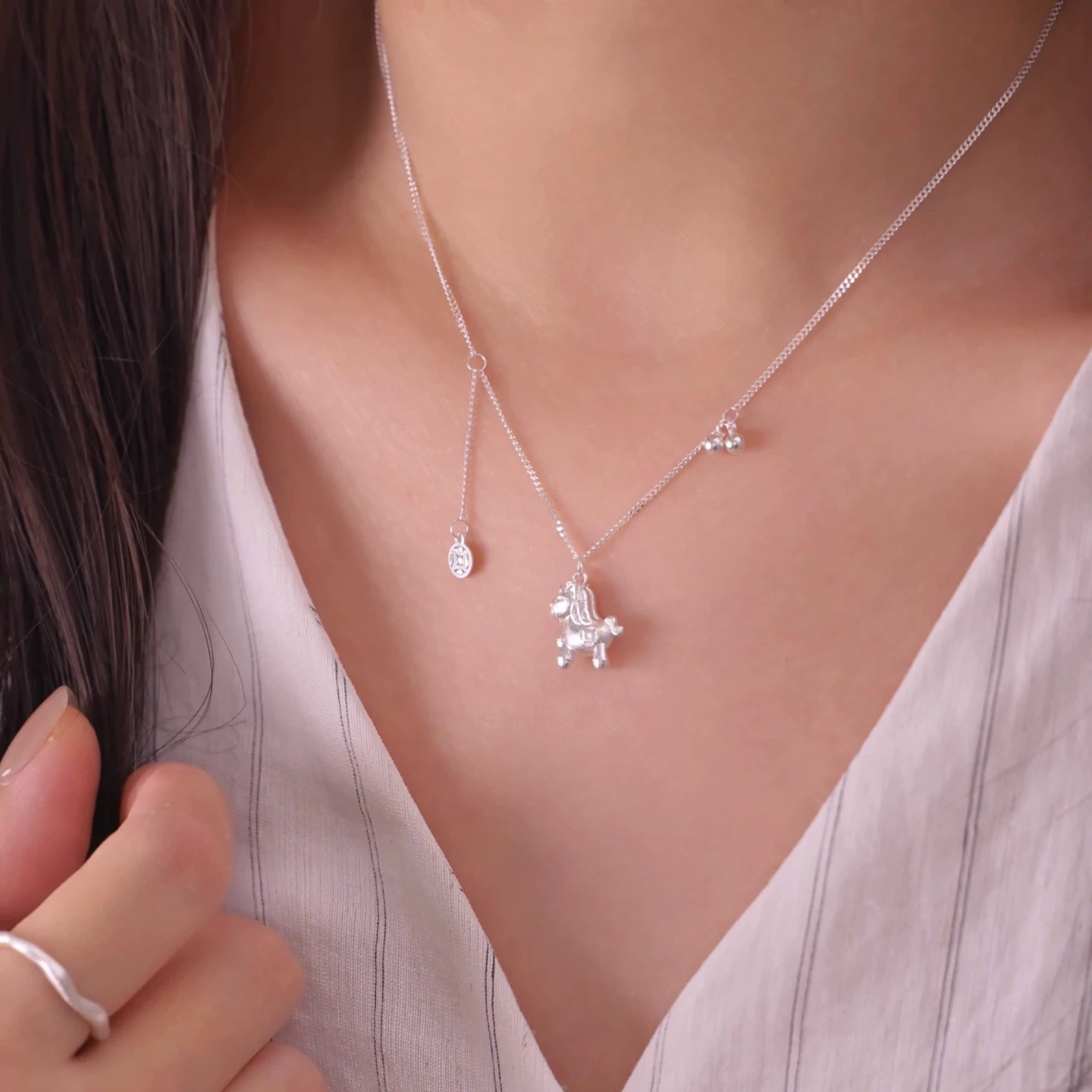 S925 pure silver 12.15 Money necklace for women, fashionable, elegant and high-end. It's a collarbone chain for the Year of the Horse and one's zodiac year Specification image