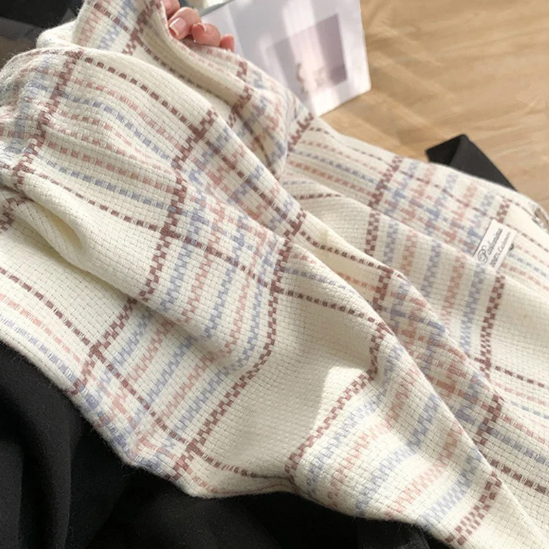 秋冬新款韩系氛围感白色围巾仿羊绒格子针织保暖披肩高版女士批发细节图