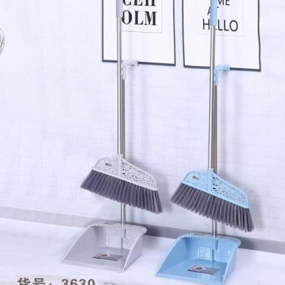 Household set of sweeping dustpan, plastic broom, fence, stainless steel rod, thickened set sweeping handle, living room sweeping broom Application Scenario