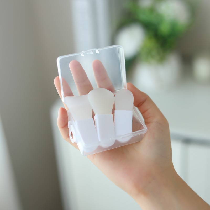 Mini silicone mask brush manufacturer, silicone brush soft head mask mixing stick, facial application mud film beauty tool mask Application Scenario
