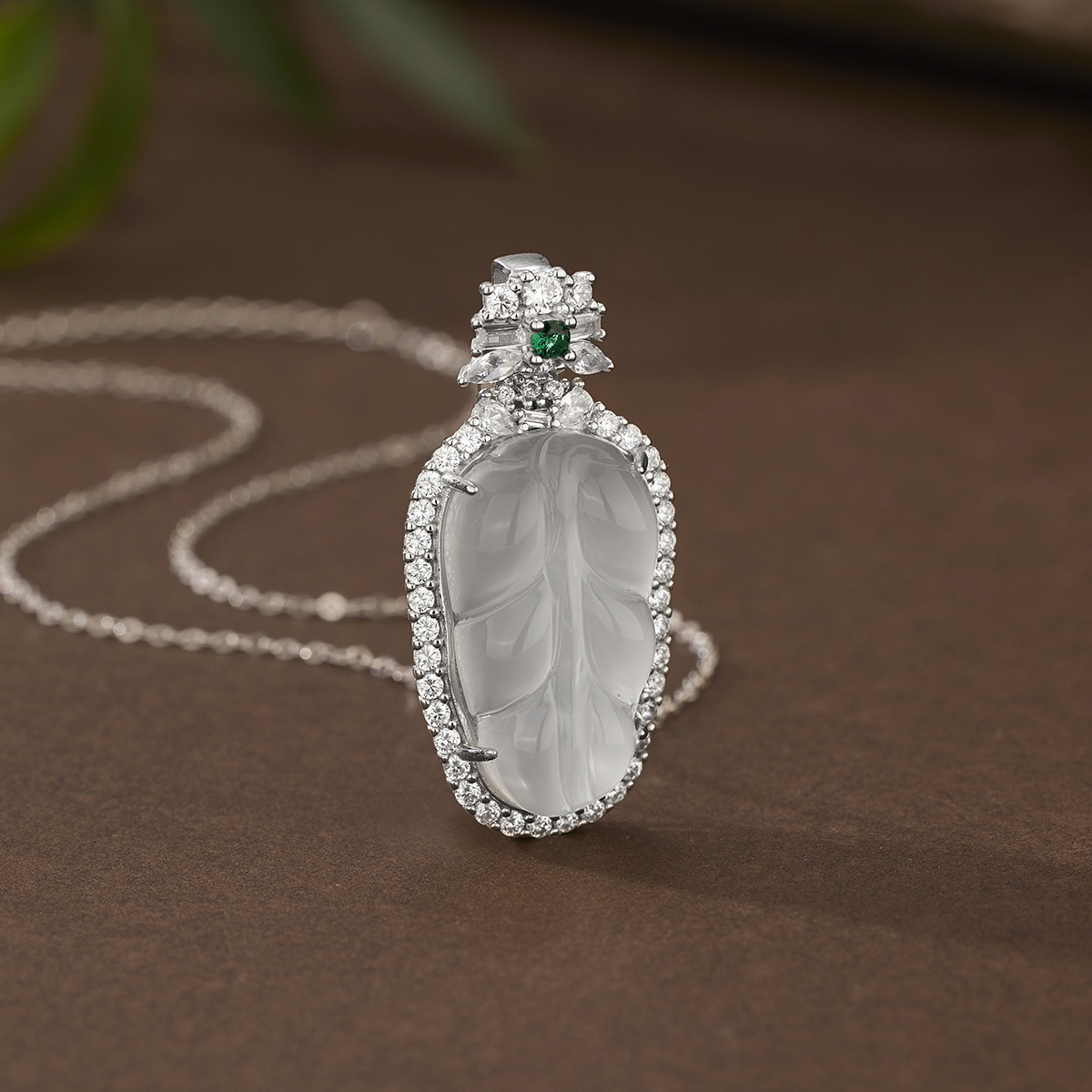 Wholesale of new natural high ice chalcedony leaf pendant necklace with ethnic style for girls