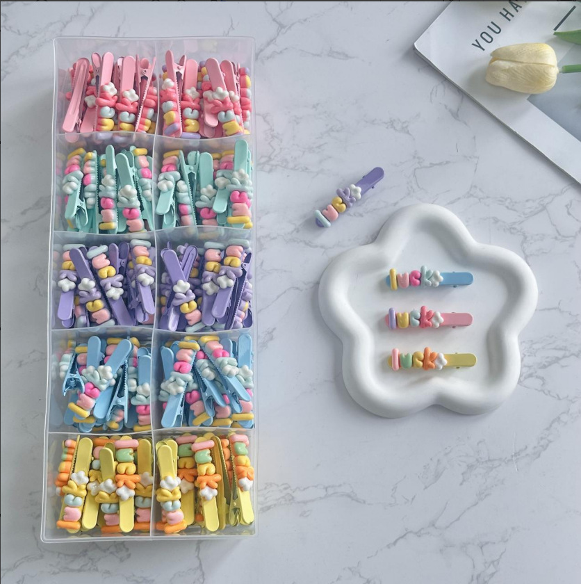 热销彩色花朵小卡卡通水果发夹儿童发夹饰萌可爱发夹树脂透明夜光