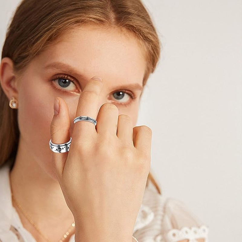 Cross-border European and American stress-relieving rings, hip-hop rotating rings, simple and retro titanium steel star and moon rings, fashionable wholesale for men and women details Picture