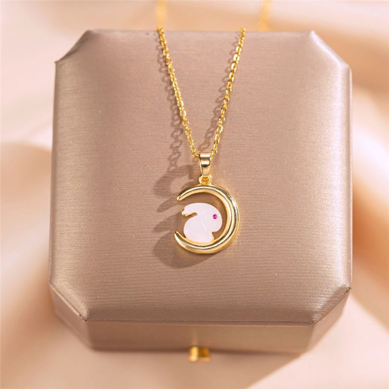 Japanese and Korean simple little rabbit necklace, female moon jade rabbit pendant, the same style as Douyin, a niche light luxury accessory