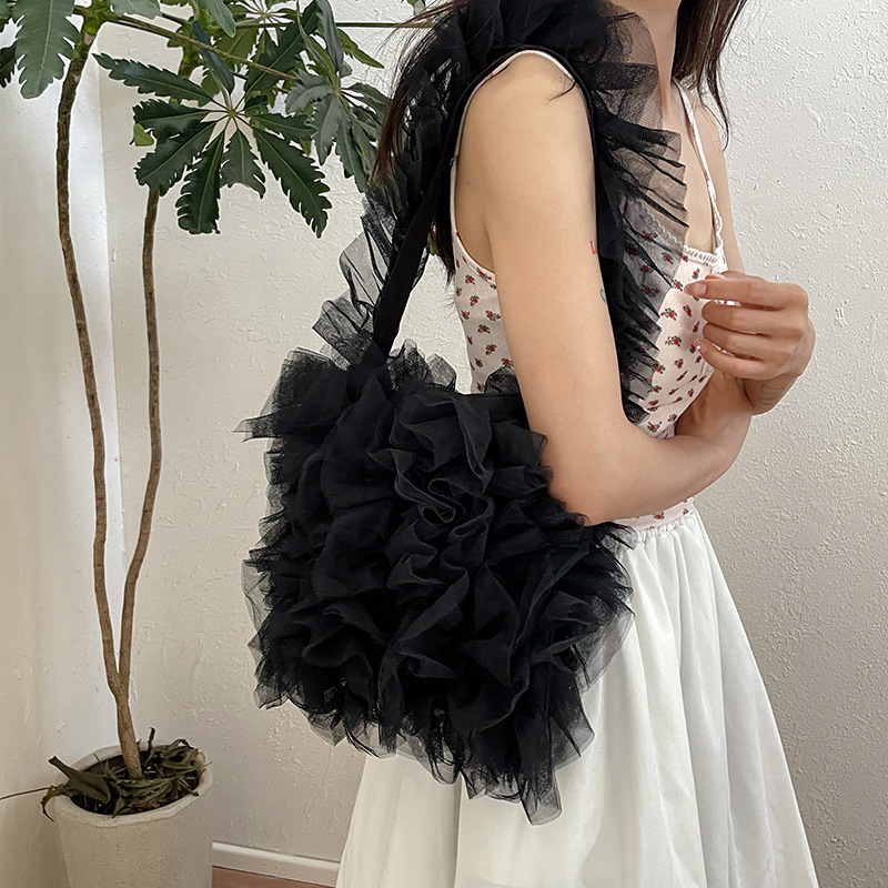 Cross-border chiffon skirt bag, fresh and clean women's bag, new lace soft chiffon pleated single-shoulder bag, Korean-style fashionable pleated skirt, underarm bag, lace bag Application Scenario