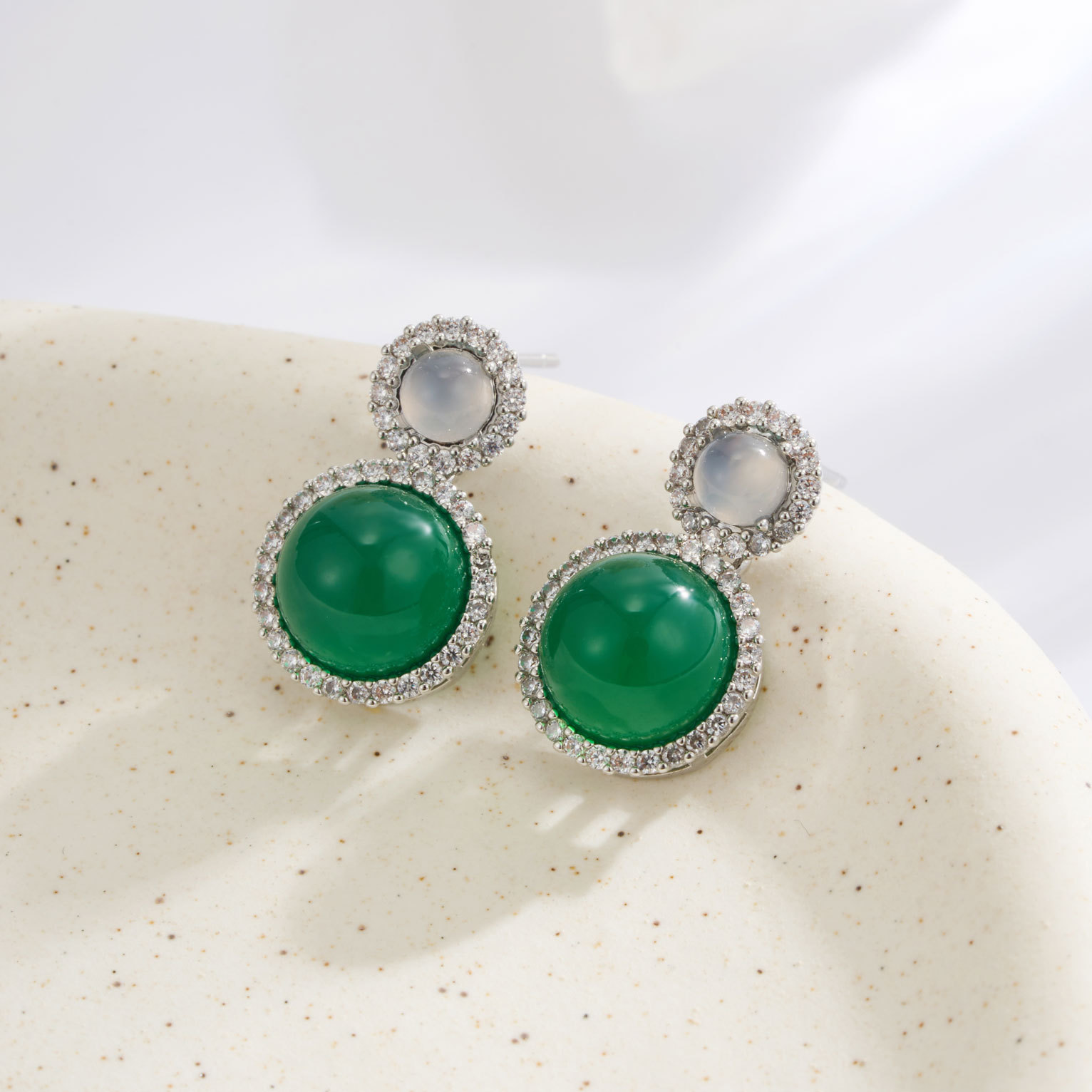 Factory direct supply new Chinese-style double round agate pendant earrings with a retro and high-end feel, red and green dual-color s925 silver needle earrings Application Scenario