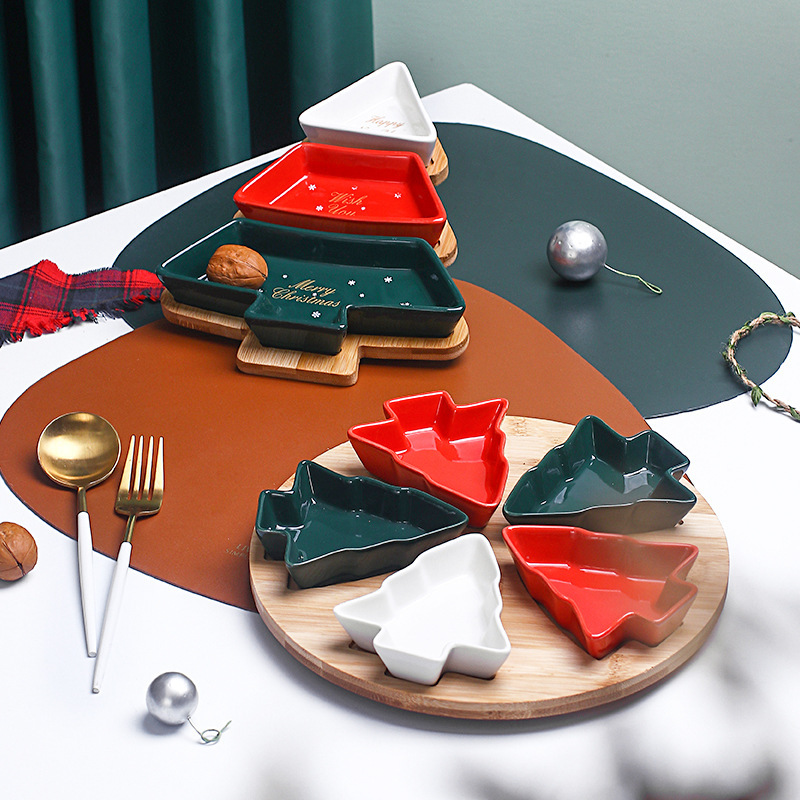 Nordic Christmas tree-shaped ceramic dried fruit plate, snack plate, creative Christmas-style tableware, rotatable display plate with tray