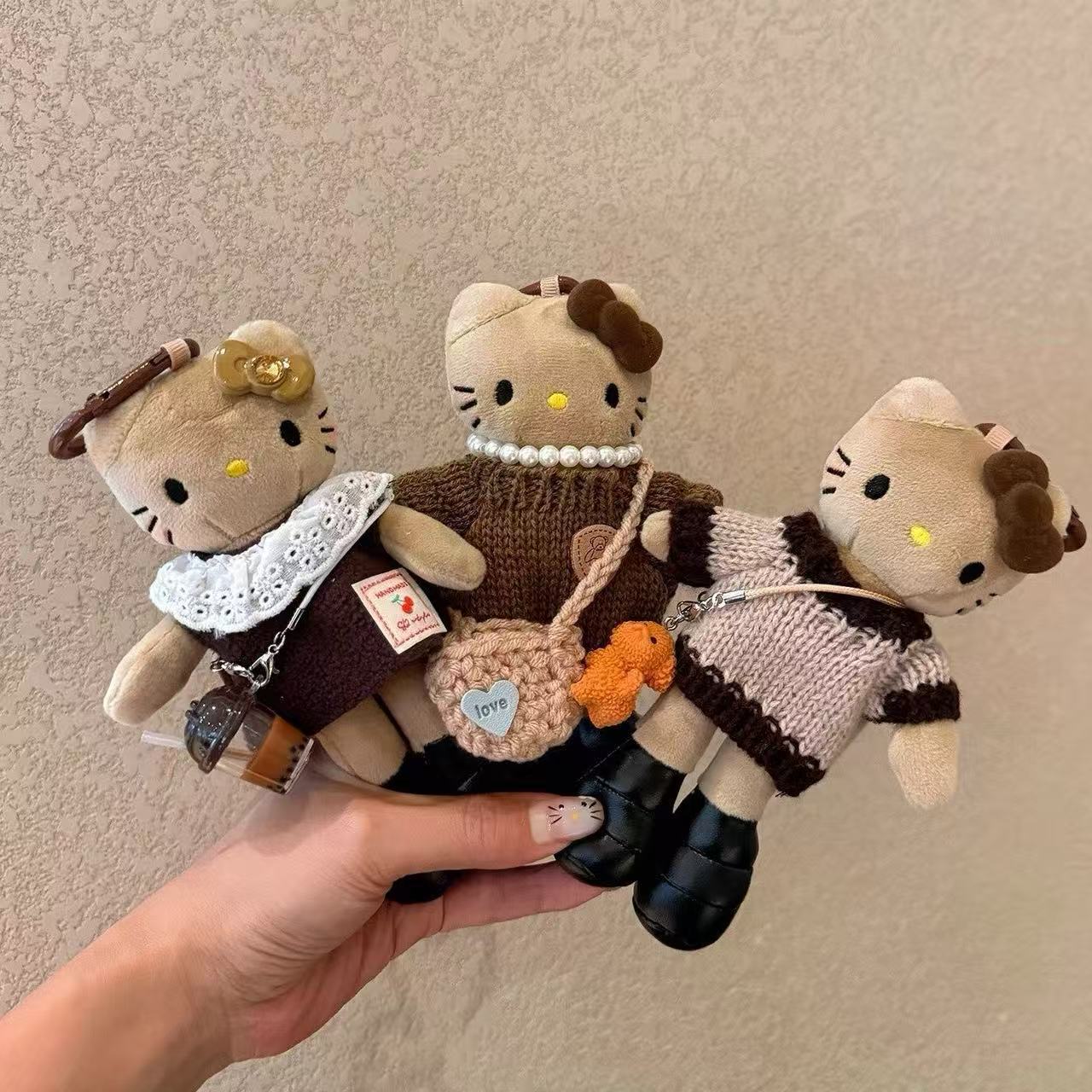 新款美拉德长腿黑皮毛衣kitty毛绒包包挂件可爱玩偶钥匙扣礼物女