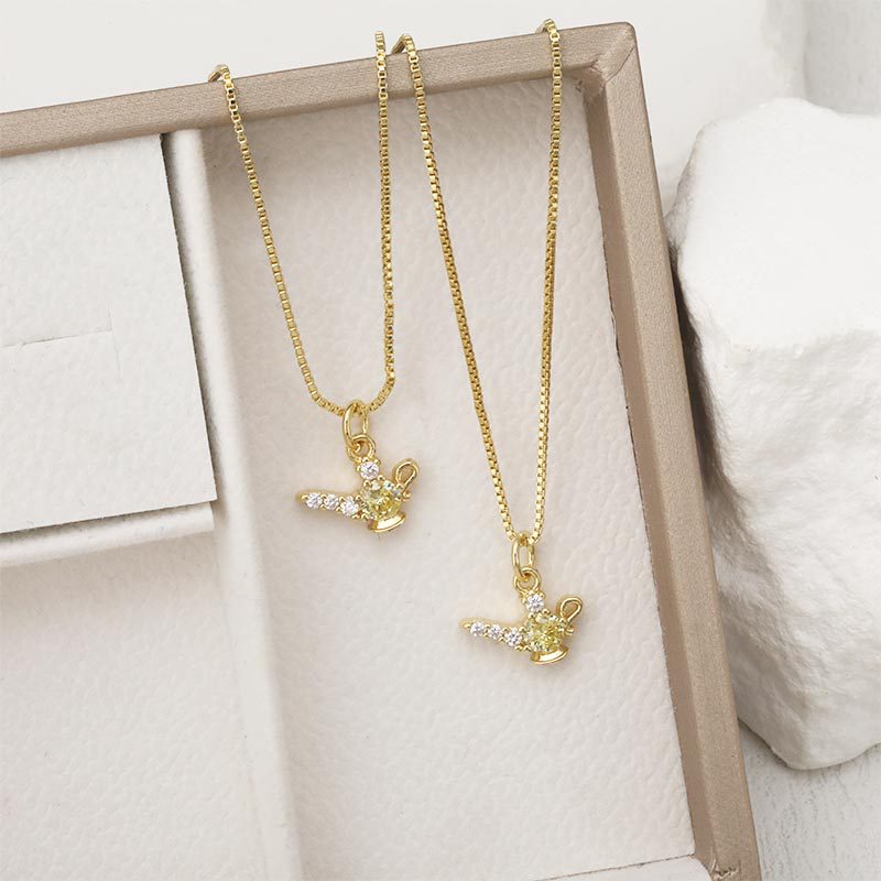 A popular, exquisite, retro, versatile and personalized pendant, collarbone chain, versatile and elegant necklace accessory in Europe and America details Picture