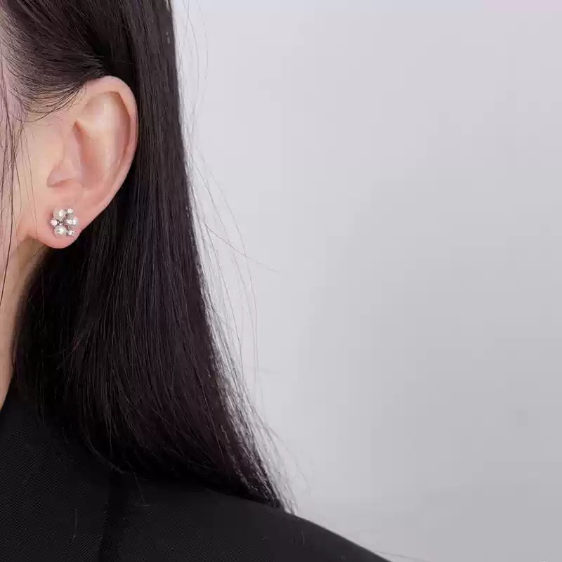 Freshwater pearl earrings, multi-bead shaped stud earrings S925, silver needle, niche design, light luxury earrings wholesale, Internet celebrity bestsellers