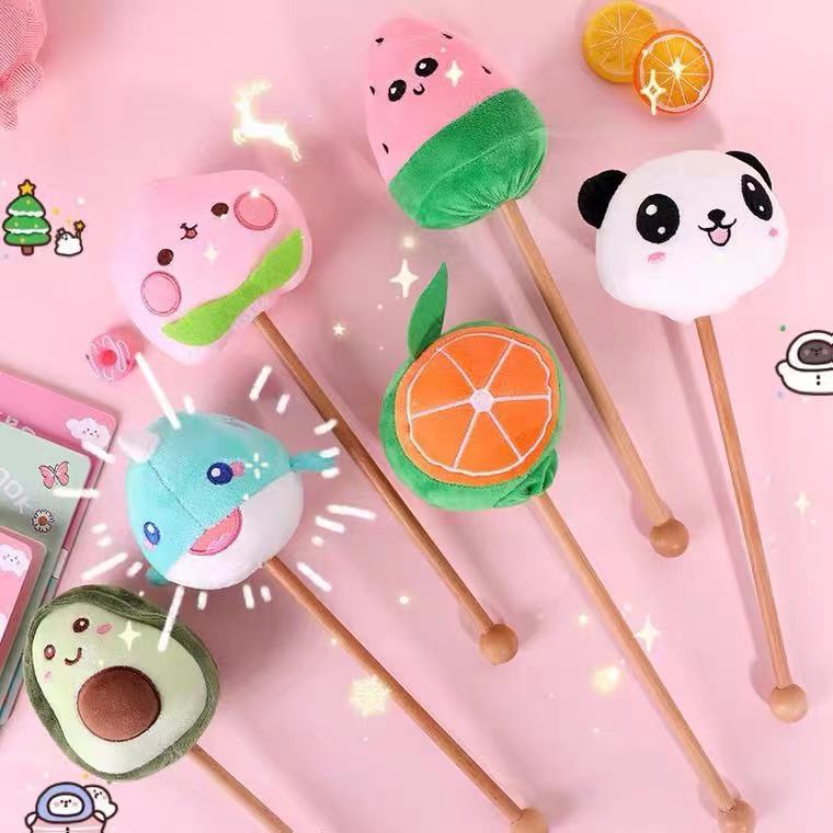 The aquarium series of home furnishings features creative fabric, plush massage hammers, water clusters, and back hammers. Logos can be added for production details Picture