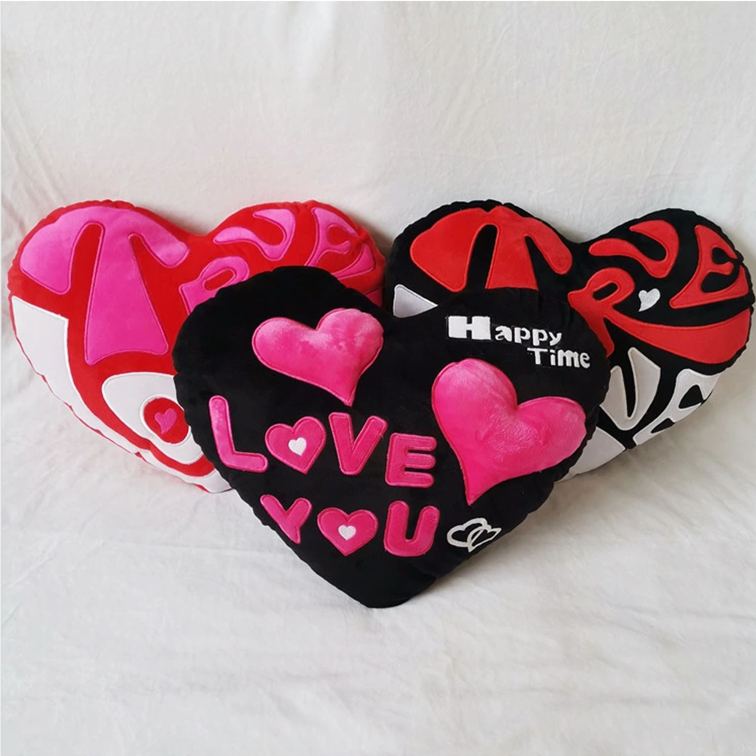 Customized wedding cushions, plush "Fu" character cushions, Chinese "Fu" character cushions, plush square sofa cushions, wedding customization Application Scenario