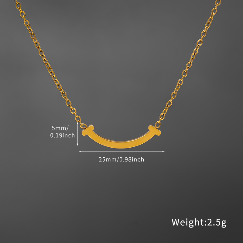 European and American stainless steel smile necklace, V gold vacuum rose gold collarbone chain factory direct sales, necklace titanium steel jewelry Application Scenario