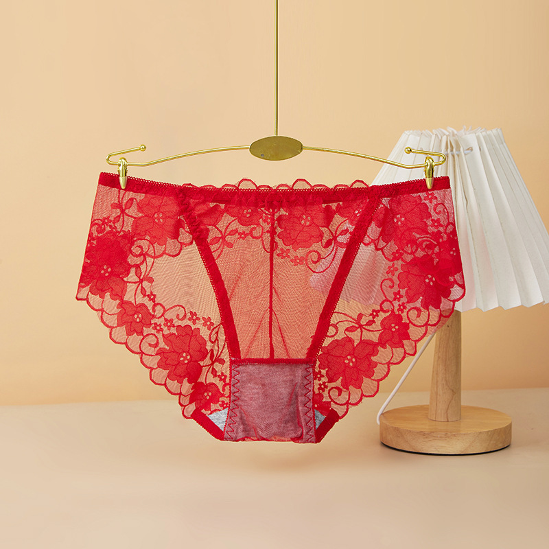 New French light luxury women's underwear: Comfortable, light, soft, lace low-waist seamless underwear for women Application Scenario