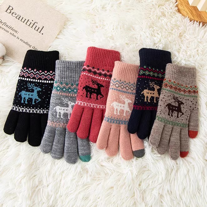 Thickened and fleece double-layer deer fur warm gloves, Korean version with touch screen, versatile for keeping warm in autumn and winter, suitable for students and adults Application Scenario