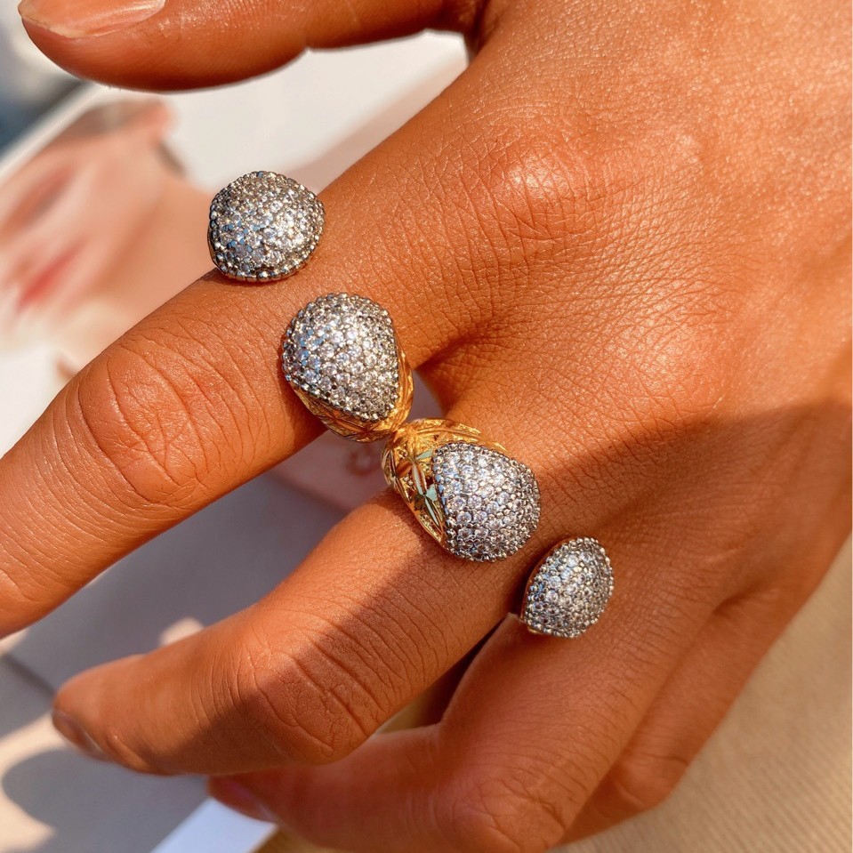 A popular European and American hollowed-out zircon elastic bracelet and ring with a two-color design, fashionable and individual accessory wholesale bestseller Specification drawing