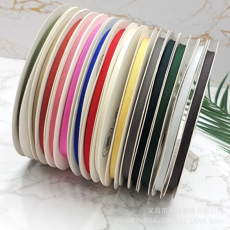 0.6CM rayon cap strap, ear side horizontal woven strap, full cap strap, threaded ribbon, clothing accessories, black and white cap Application Scenario
