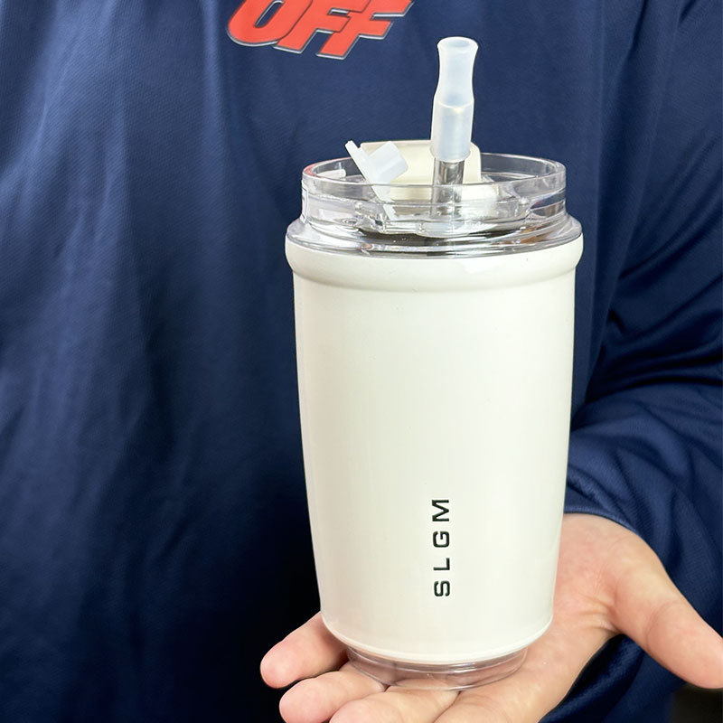 A high level of appearance meets a 316 stainless steel insulated cup, an Instagram minimalist and trendy straw cup, which is cute and niche for casual use in the office Application Scenario