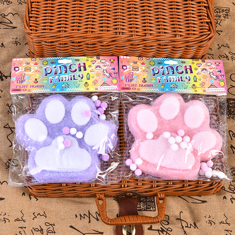 Super soft plush cat paw pinch fun stress-relieving gadget, waffle doughnut stress-relieving toy, venting small gift for direct sale Application Scenario
