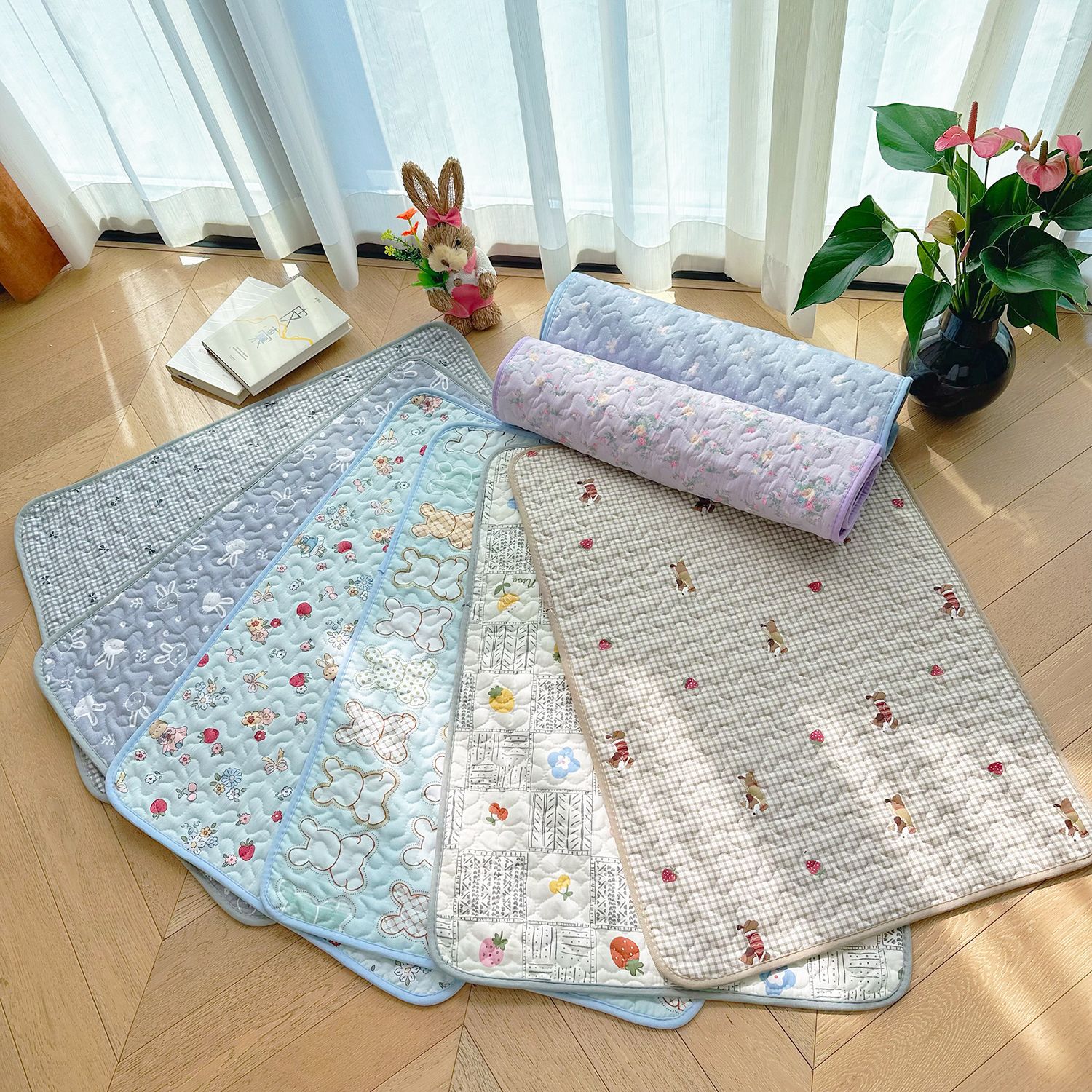 New patterned quilted cotton floor MATS, thickened foot MATS, multi-functional anti-slip MATS, machine washable pet MATS, fabric MATS details Picture