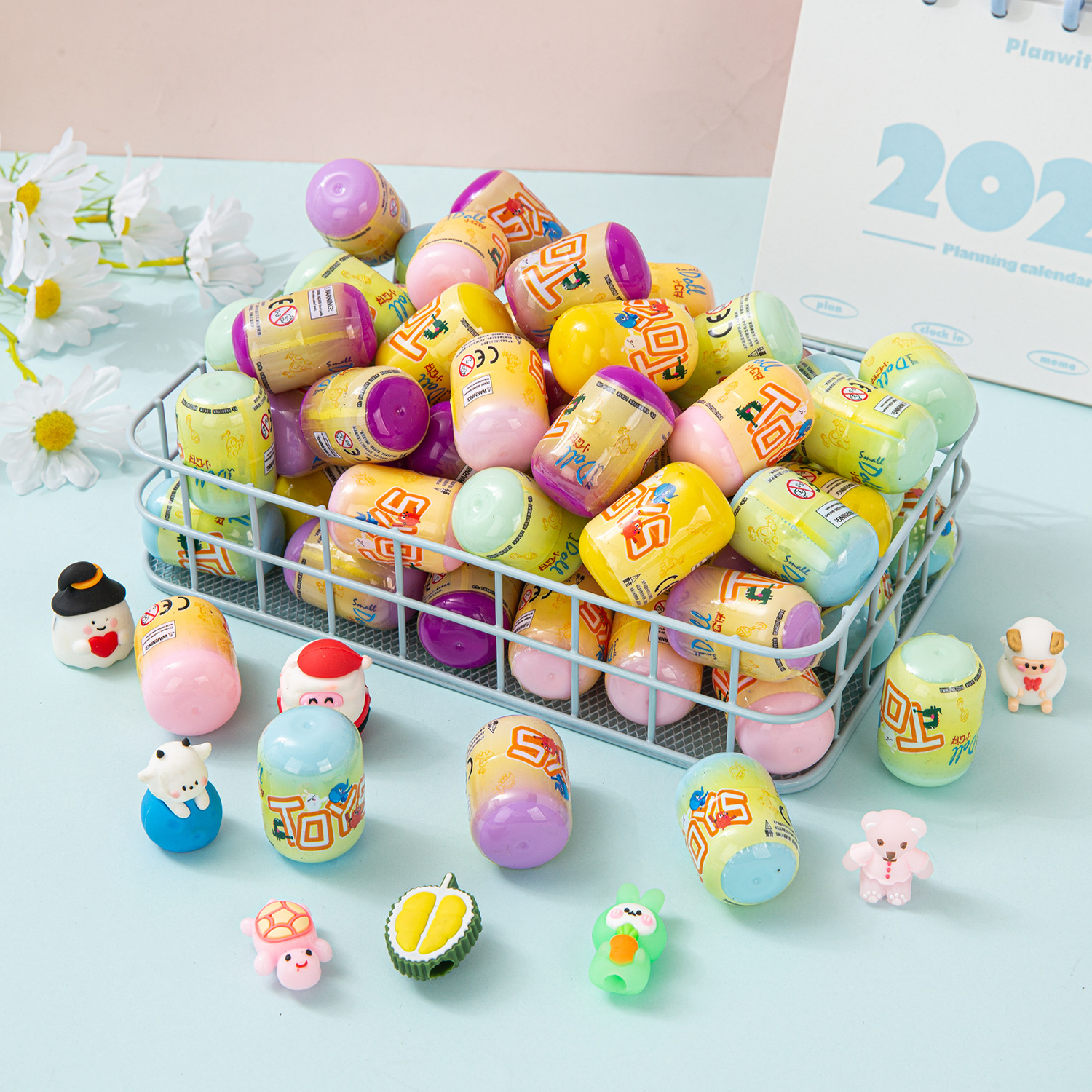 32*45mm混装公仔扭蛋小连体全彩胶囊2元投币礼品球儿童小玩具批发复活节彩蛋盲盒创意潮流玩具