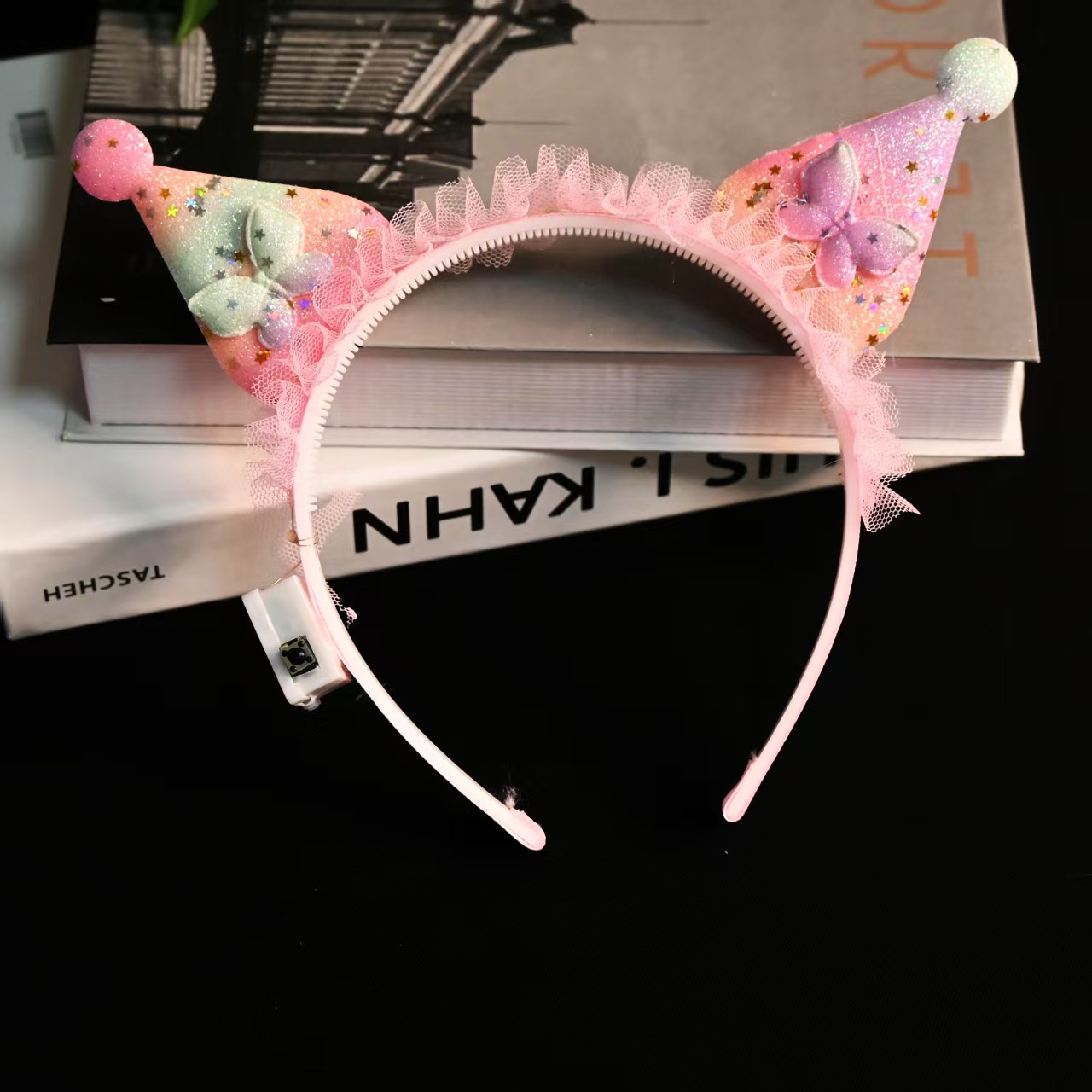 Girl's glowing Kuromi headband, children's cartoon bow hair accessory, cute and sweet headband, performance costume headwear details Picture