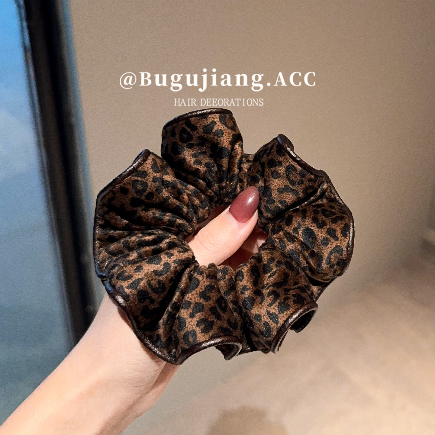 Korean retro leopard print double-sided large intestine hair band, fashionable and elegant, bun hairstyle, high-end look, hair tie, hair tie, flower girl Item Picture