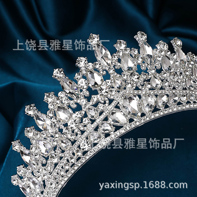 New cross-border large crown headwear for European and American brides, princess and queen wedding dress crowns, alloy large headwear Application Scenario
