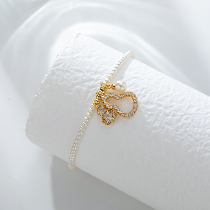 French-style zircon hollowed-out gourd pearl pendant bracelet, light luxury and high-end feel, fashionable and elegant, versatile jewelry for women details Picture