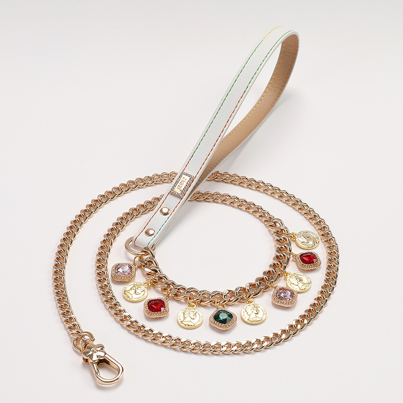 Pet supplies: Diamond buckle cat and dog collars, small dog pink pet necklaces, leash, cat and dog supplies Application Scenario